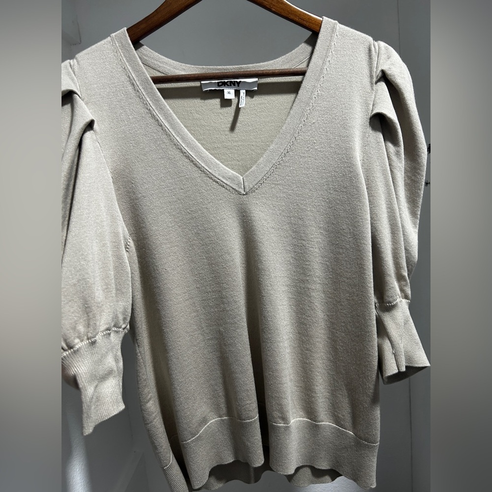 DKNY short puff sleeve sweater tan. XL